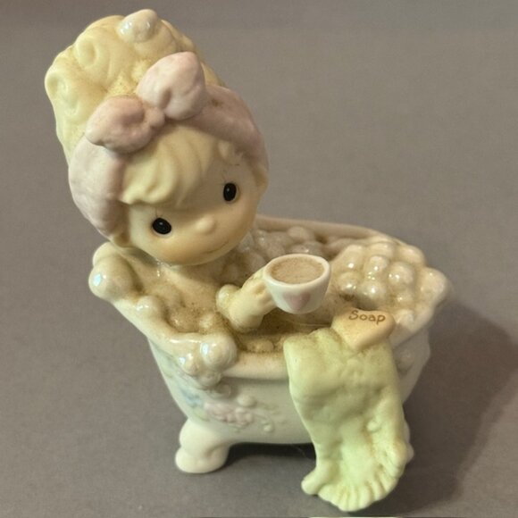Vintage Precious Moments Figurine Enesco Birthday Gift Soap Bubbles Bath Tub Mug - Picture 1 of 3